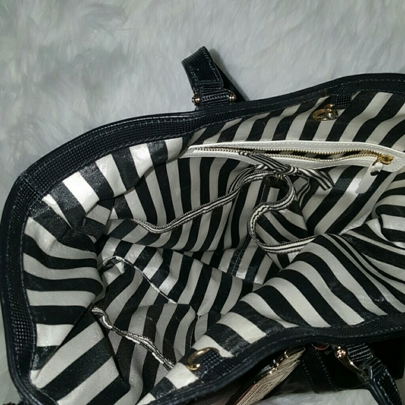 Henri Bendel Jetset No Frills Medium Tote - Picture 3 of 6